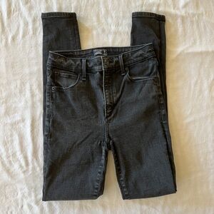 black skinny jeans